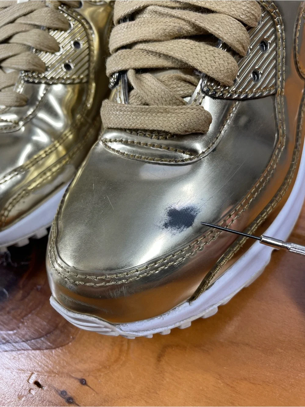 Nike Air Max 90 SP Womens Size 8.5 Metallic Gold Sneakers (CQ6639-700) FLAWS